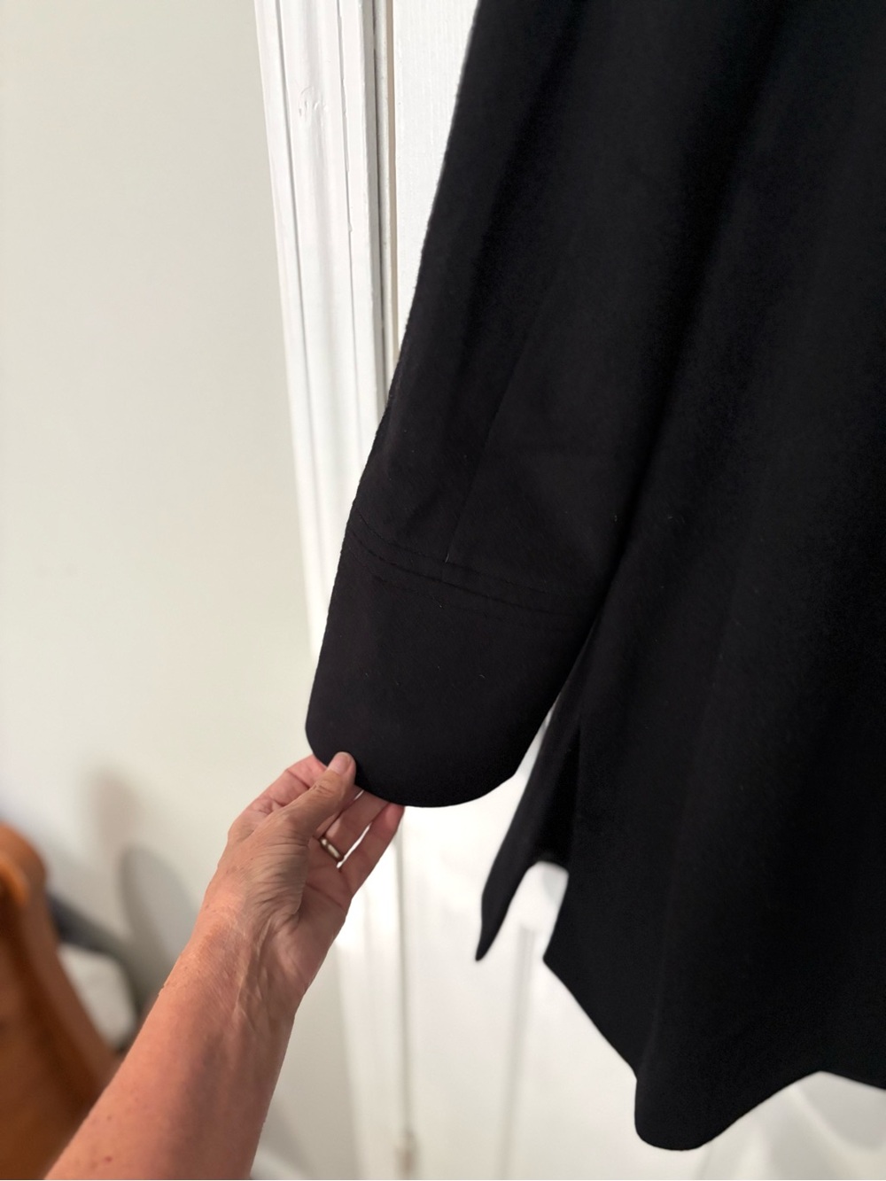 FLEURETTE
FLEURETTE Black Solid
Topcoat Coat Jacket Loro Piana
100% Wool Pockets - Picture 5 of 7
